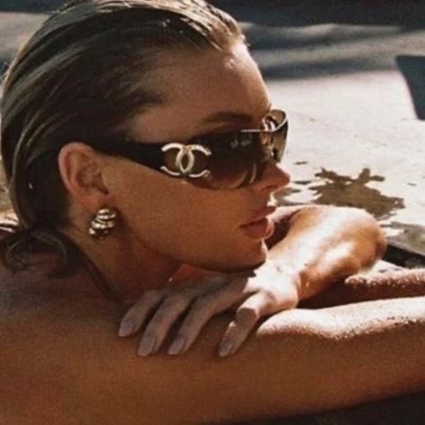 modernlilithh's tweet image. self love is the greatest middle finger of all time