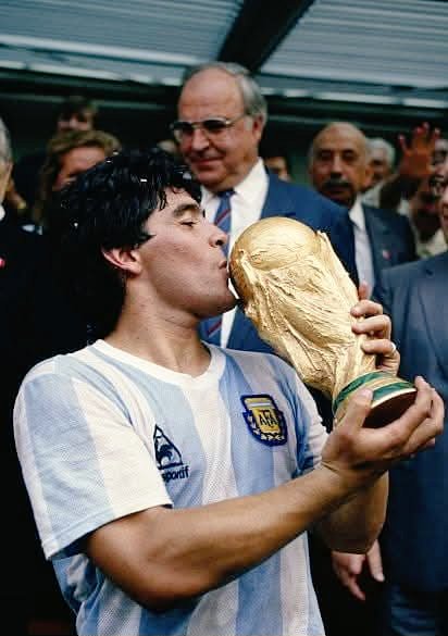 SuperbFootyPics's tweet image. What A Picture
1986