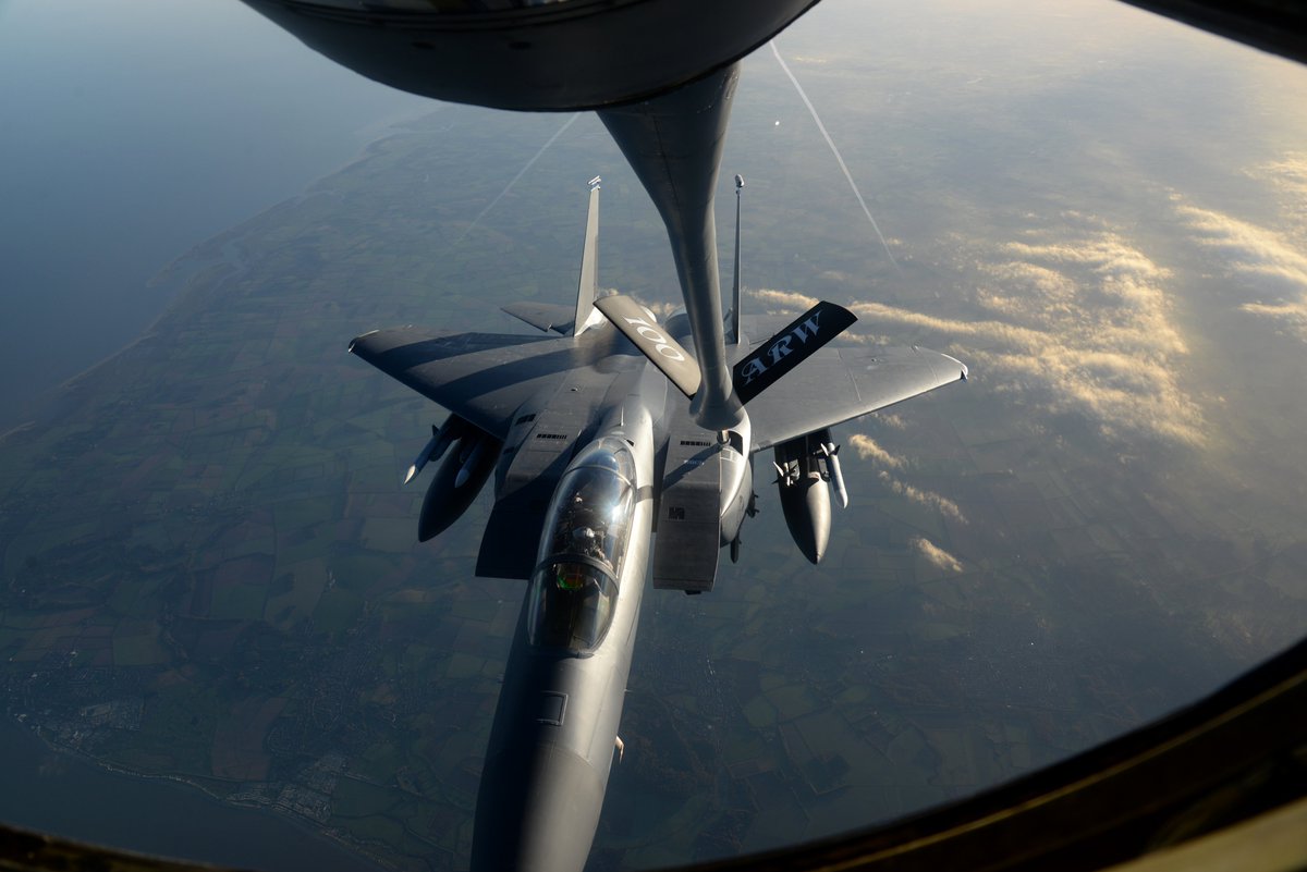 09Runway's tweet image. McDonnell Douglas F-15E Strike Eagle 98-0131 LN. 2015.