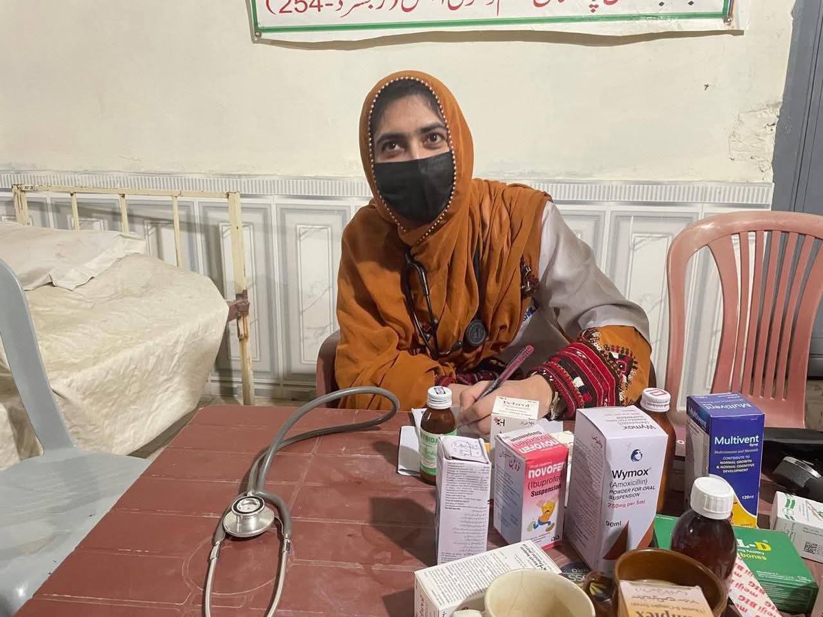 SajidTareen4's tweet image. Shali baloch, who was arrested just because she was peacefully protesting ! As we call gwadar the jewel of so called CPEC and on other hand we can’t even see it’s people protesting peacefully for their rights!