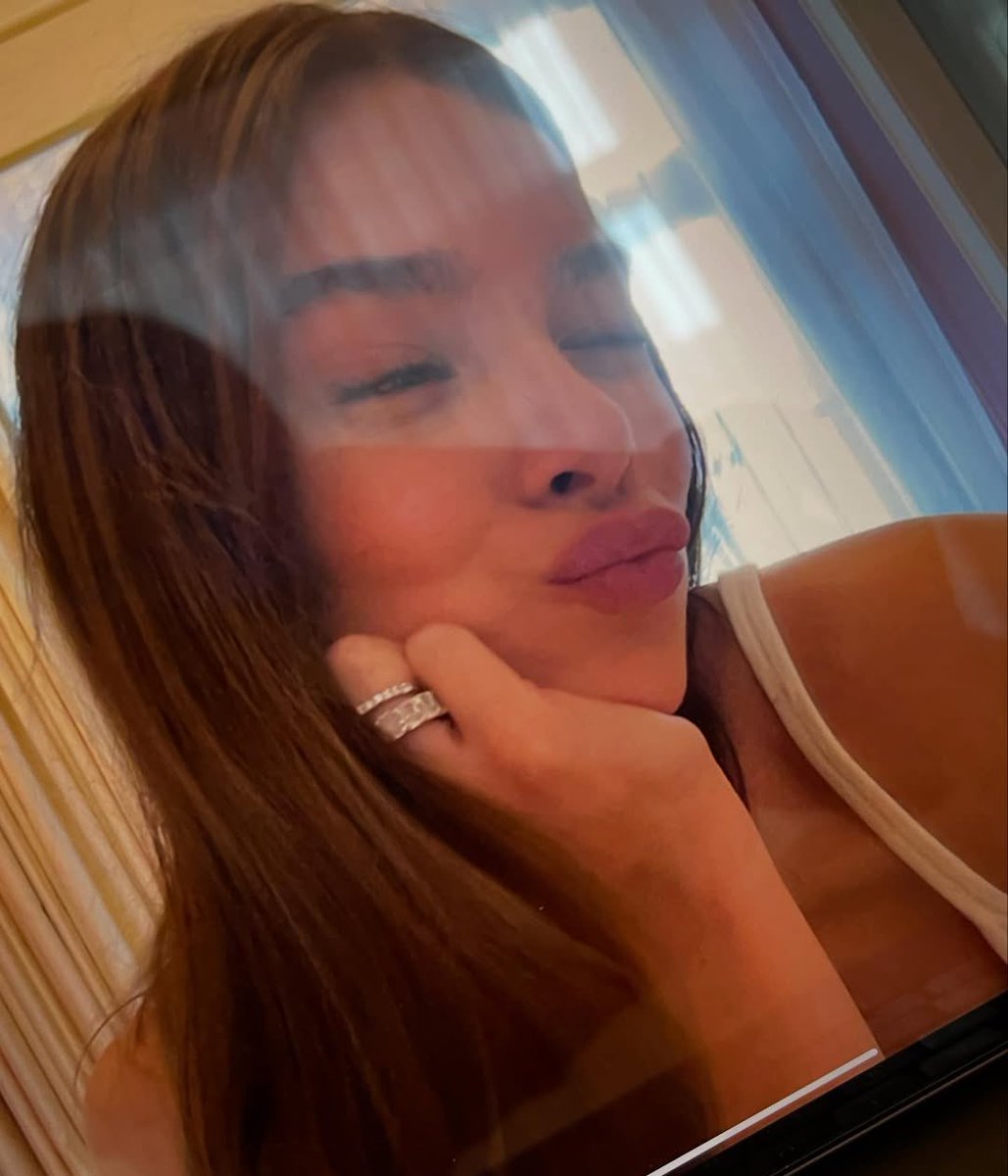 archiveshailees's tweet image. ladies and gentlemen, HAILEE STEINFELD!