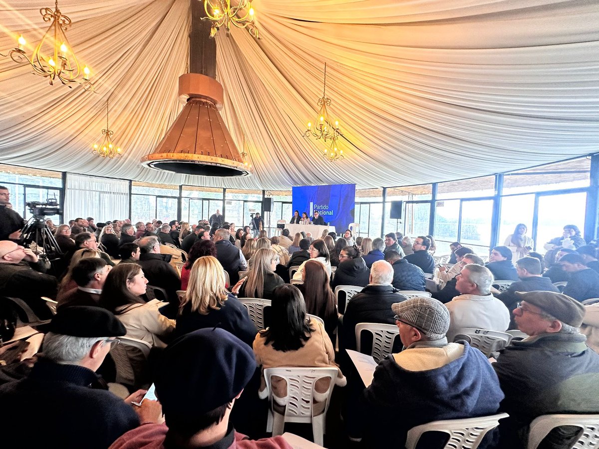 Fernanda Araujo (@faraujo404) on Twitter photo Participamos de la Bancada del Congreso Nacional de Ediles en Salto, con la presencia del intendente <a href="/CarlosAlbisu/">Carlos Albisu</a> y el Diputado <a href="/ConstenlaPablo/">Pablo Constenla</a>.
Felicitamos a nuestro compañero <a href="/jmartinb40/">Juan Martin Bárcena</a> proclamado secretario adjunto y coordinador de la bancada de ediles de la CORE. Participamos de la Bancada del Congreso Nacional de Ediles en Salto, con la presencia del intendente <a href="/CarlosAlbisu/">Carlos Albisu</a> y el Diputado <a href="/ConstenlaPablo/">Pablo Constenla</a>.
Felicitamos a nuestro compañero <a href="/jmartinb40/">Juan Martin Bárcena</a> proclamado secretario adjunto y coordinador de la bancada de ediles de la CORE.
