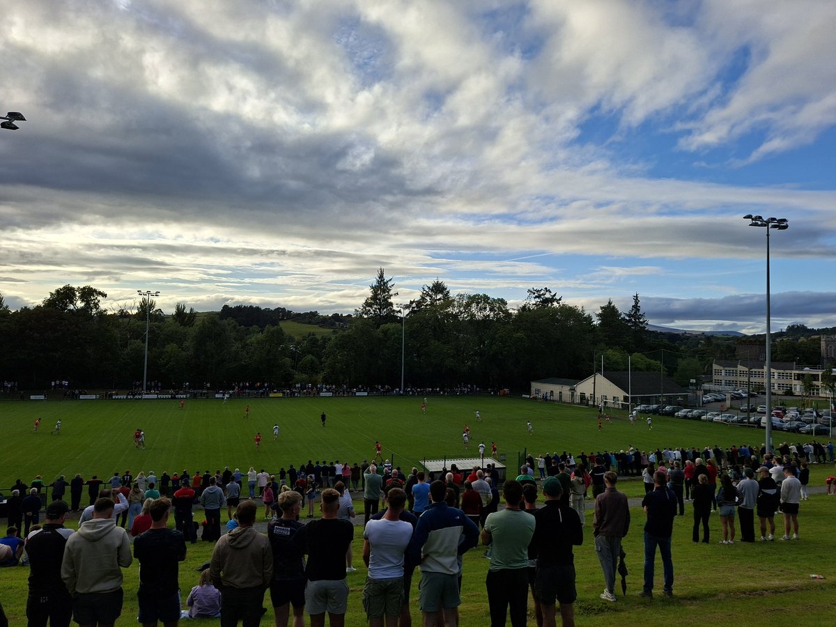 LittleAlIreland's tweet image. Game 1, @eireogcork v @KanturkGAA in @MacroomGAA in the @OfficialCorkGAA SAFC. Éire Óg lead by 0-7 to 0-6 at HT.