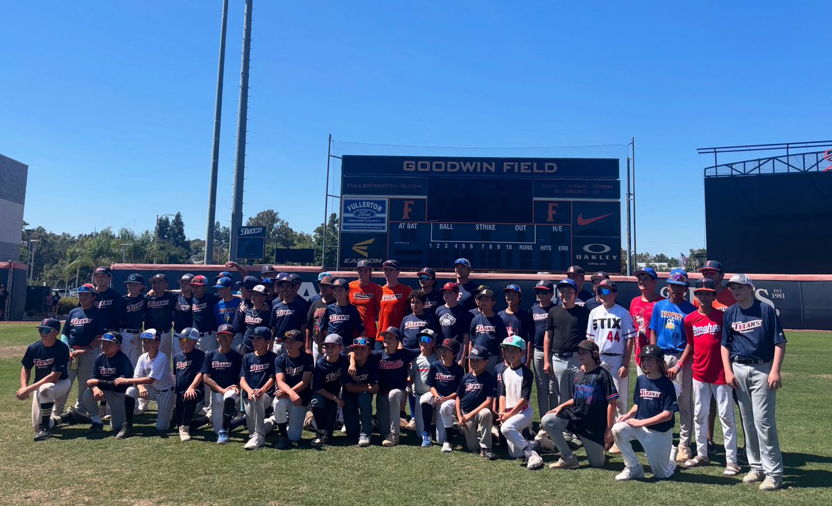 FullertonBSB's tweet image. We still have one more youth camp this summer! July 28-31
Register now 👇
info.collegebaseballcamps.com/csf-baseball/
#TusksUp