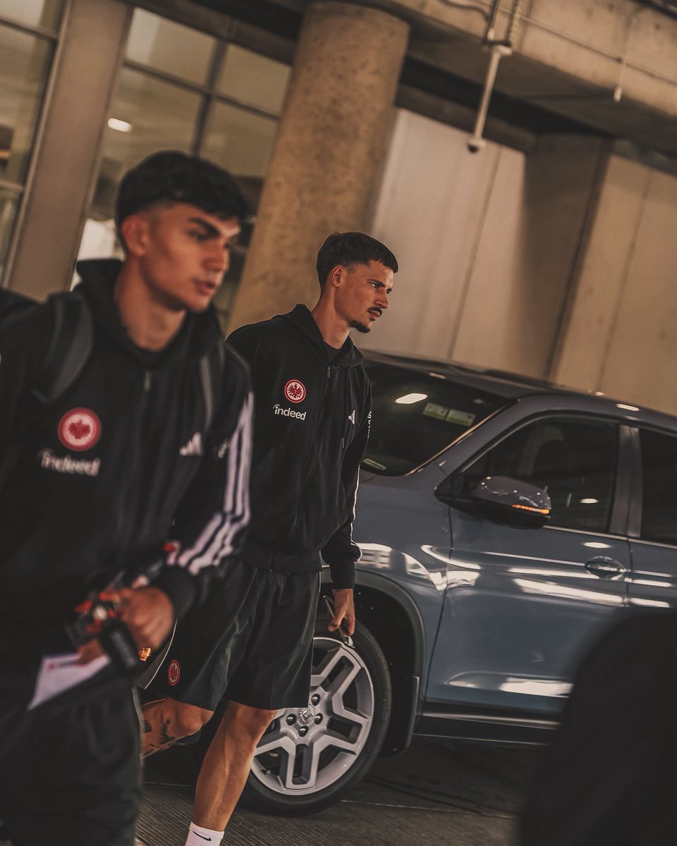 Robin Koch tweet media