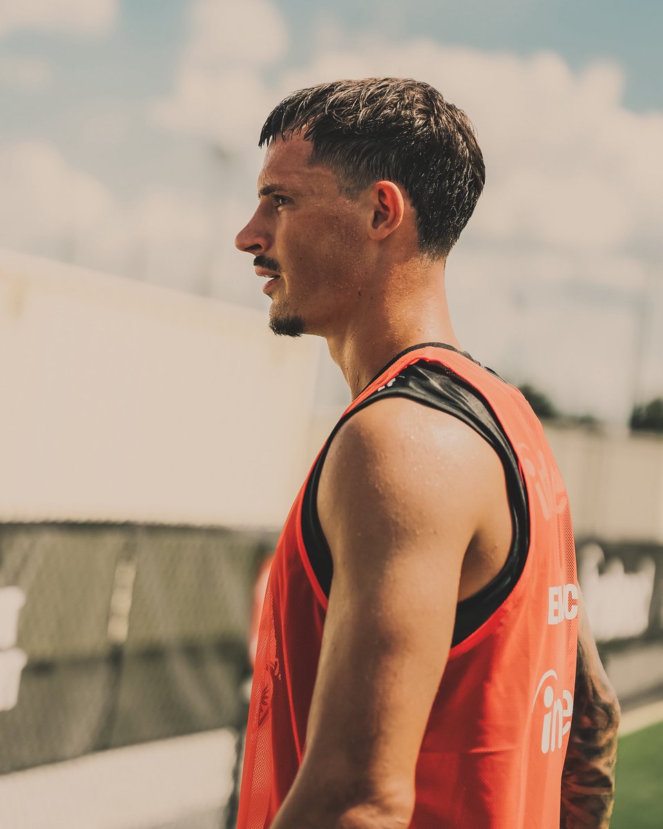 Robin Koch tweet media