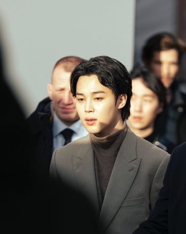 archivesforJM7's tweet image. Him in suits&amp;gt;&amp;gt; ✨🫠