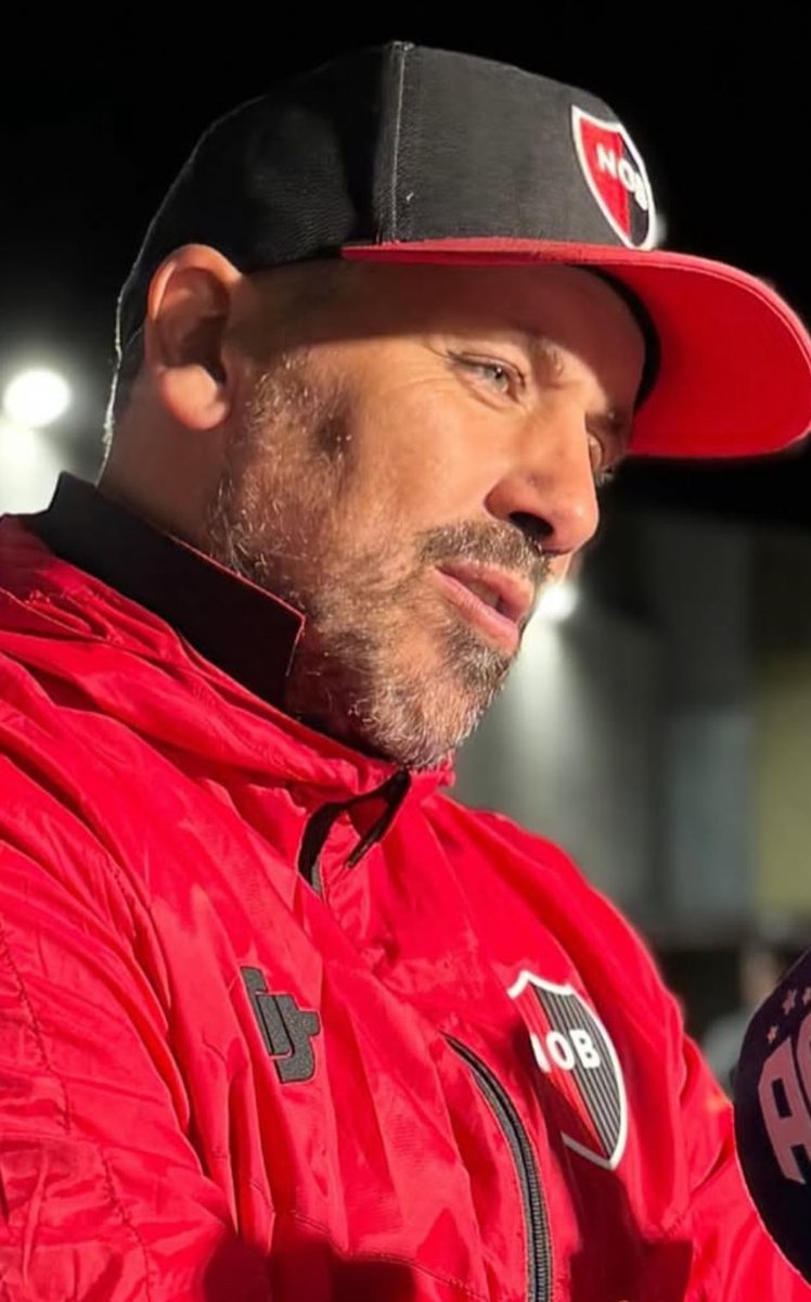 Calvi31's tweet image. Fabbiani repetiría la táctica contra Boca: 4-4-1-1. NO usaría la línea de 3. Lo conté en @Estadio_3