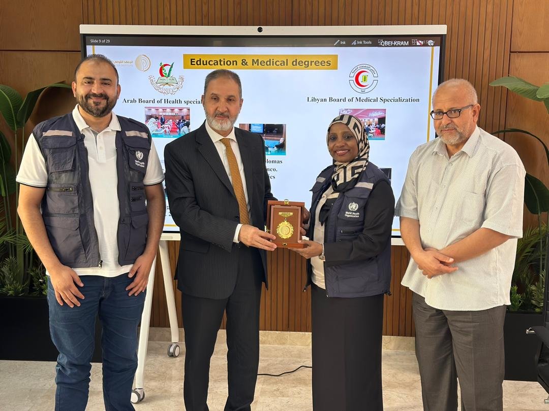 WHOLIBYA's tweet image. 🎖️Prof. Abdullah Al-Tayeb Juweid, Director of the Cancer Institute in #Misrata 🇱🇾, presented a commemorative medal to @WHO for its support of the Pediatric Oncology Unit.
Part of the Global Initiative for Childhood Cancer with @StJude .