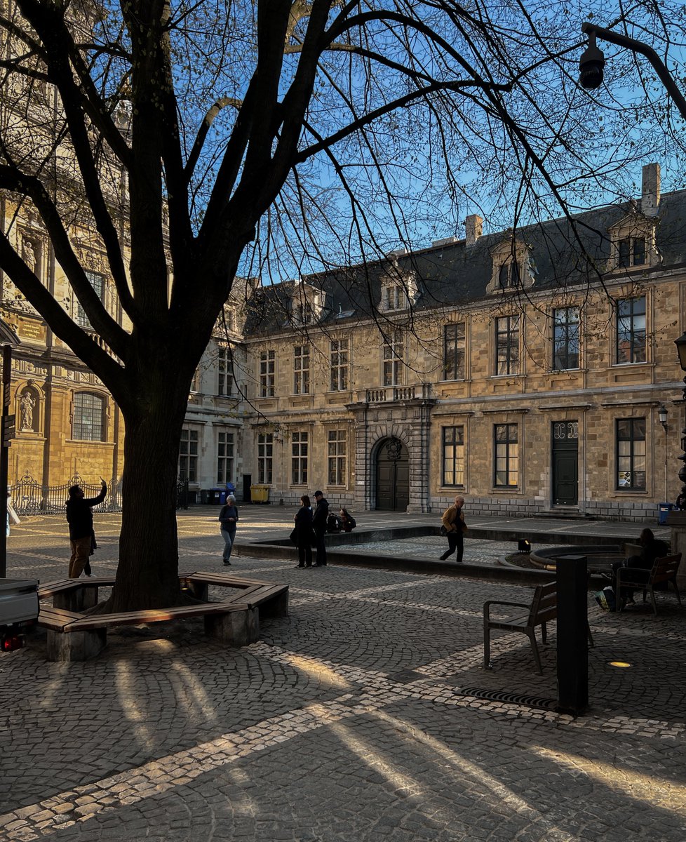 seekingxplorer's tweet image. Postcards from Antwerp