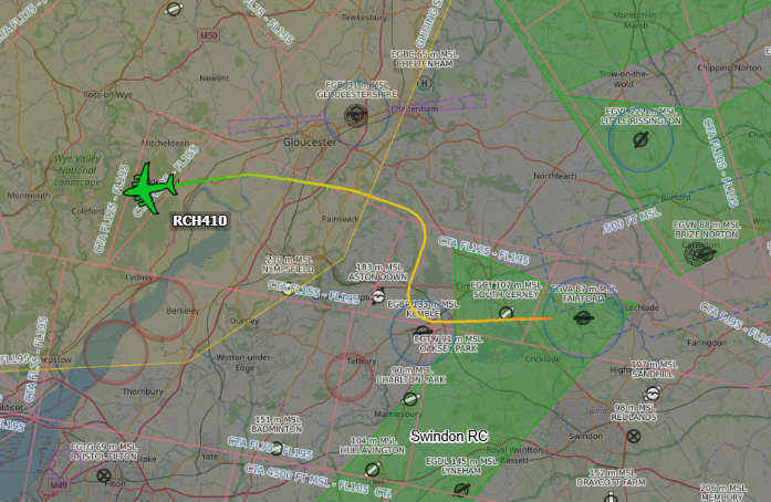 Andyyyyrrrr's tweet image. 20:13 REACH 410 USAF C-17 Globemaster III
Departed from RAF Fairford inbound Bangor #KBGR after picking up leftover #B1(?) Supplies following #RIAT25.
Climbing now to FL200
Working London Control 134.755
#RCH410 Tail : 95-0107