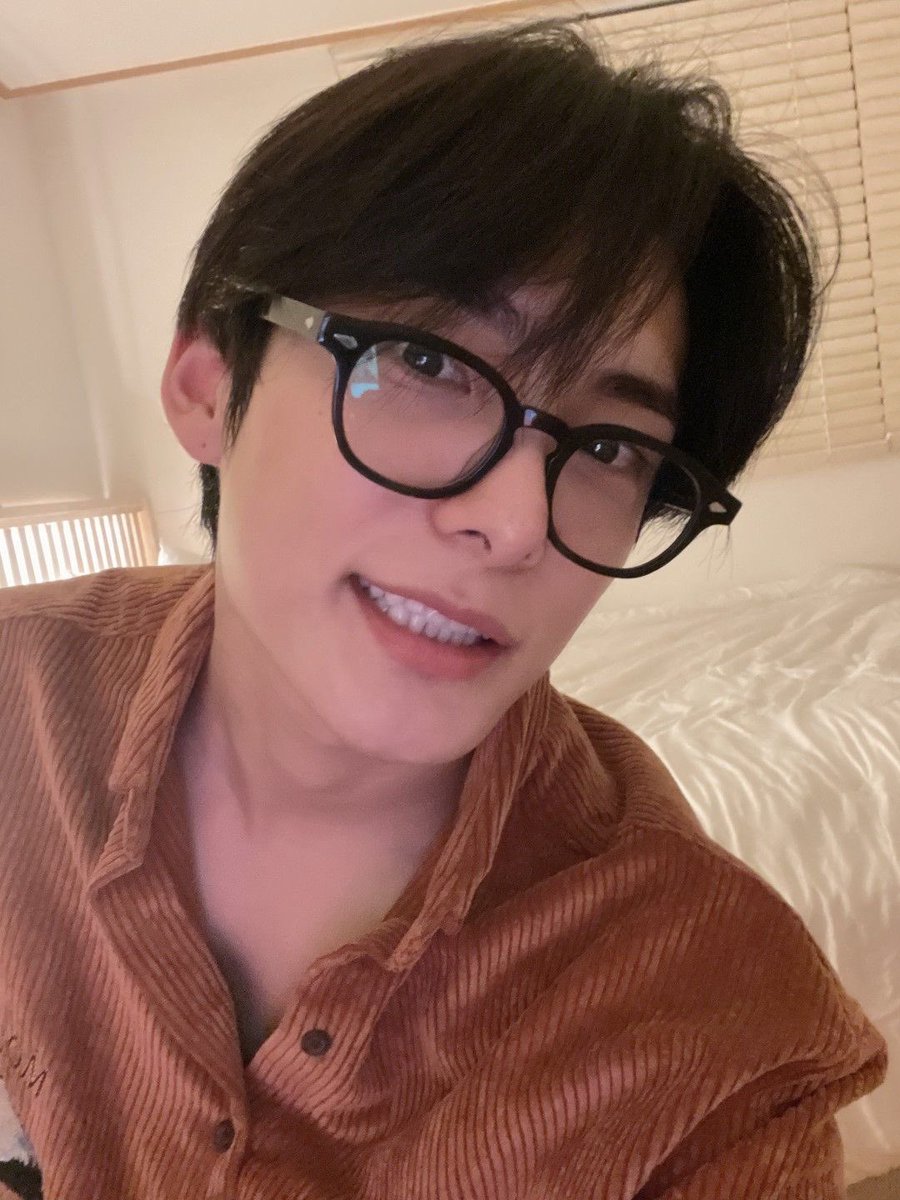 Proof of life since my job has been absolutely kicking my ass lately, but I’m still alive.