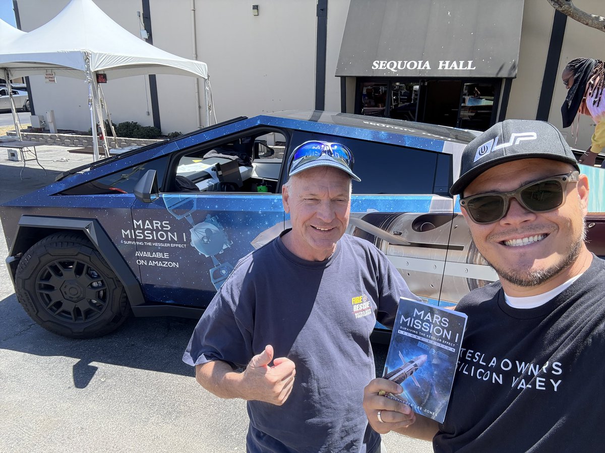 Hanging out with <a href="/MarsMissionI/">MarsMissionI</a> and got my signed my copy