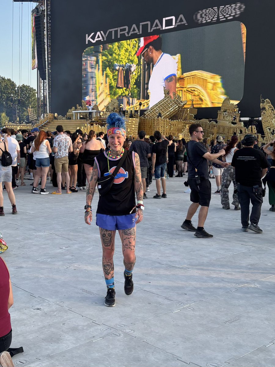 kelbaker31's tweet photo. What a show 🤩🥳 #TheWeeknd #AfterHoursTilDawnTour #XO #ParcJeanDrapeau #Mtl #Concert #ootd #festival https://t.co/ScnaeCueuR