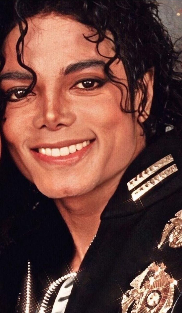 barbieelovesmj's tweet image. How perfect Michael’s teeth are isn’t spoken about enough! He could sell me toothpaste😁