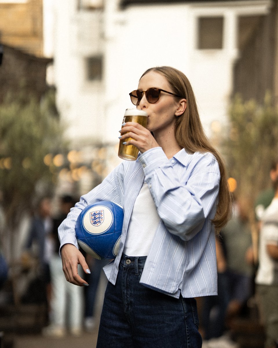 WoolpackBar's tweet image. We’re getting ready for the Women’s Football Final this Sunday - garden tables, good company, and all eyes on the screen.
Book yours via our website ⚽️

#sundaysorted #womensfootball #gardenscreening #londonpubs #bermondseystreet