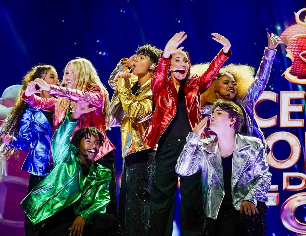 updatesonjoshua's tweet image. New Worlds Collide Tour photo from Kylie Cantrall!