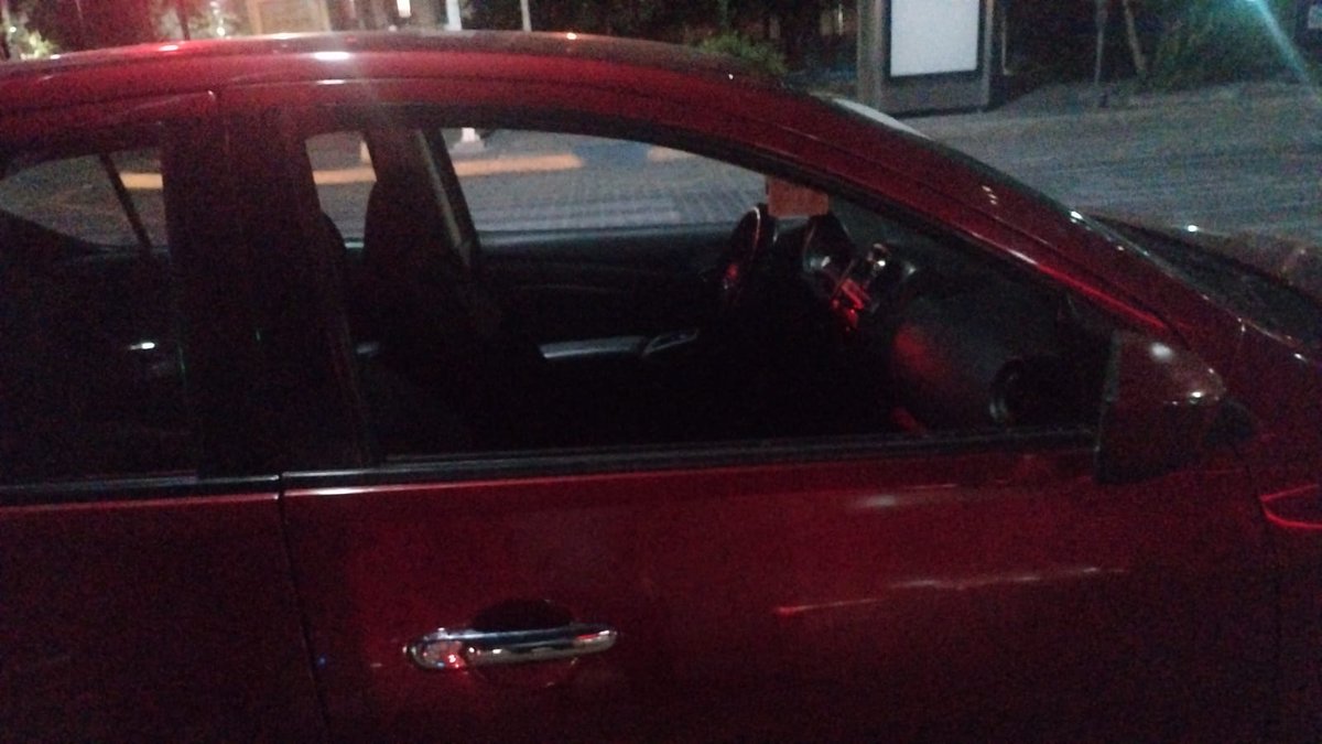 AlexBaks82's tweet image. En Monterrey ya hay cámaras en todos lados, pero los ladrones insisten en actuar como si vivieran en los 90. Hacen cristalazo, roban laptop y escapan muy orgullosos… lástima para ellos que el C4 los venía grabando.
Ojalá así caigan todas esas lacras.