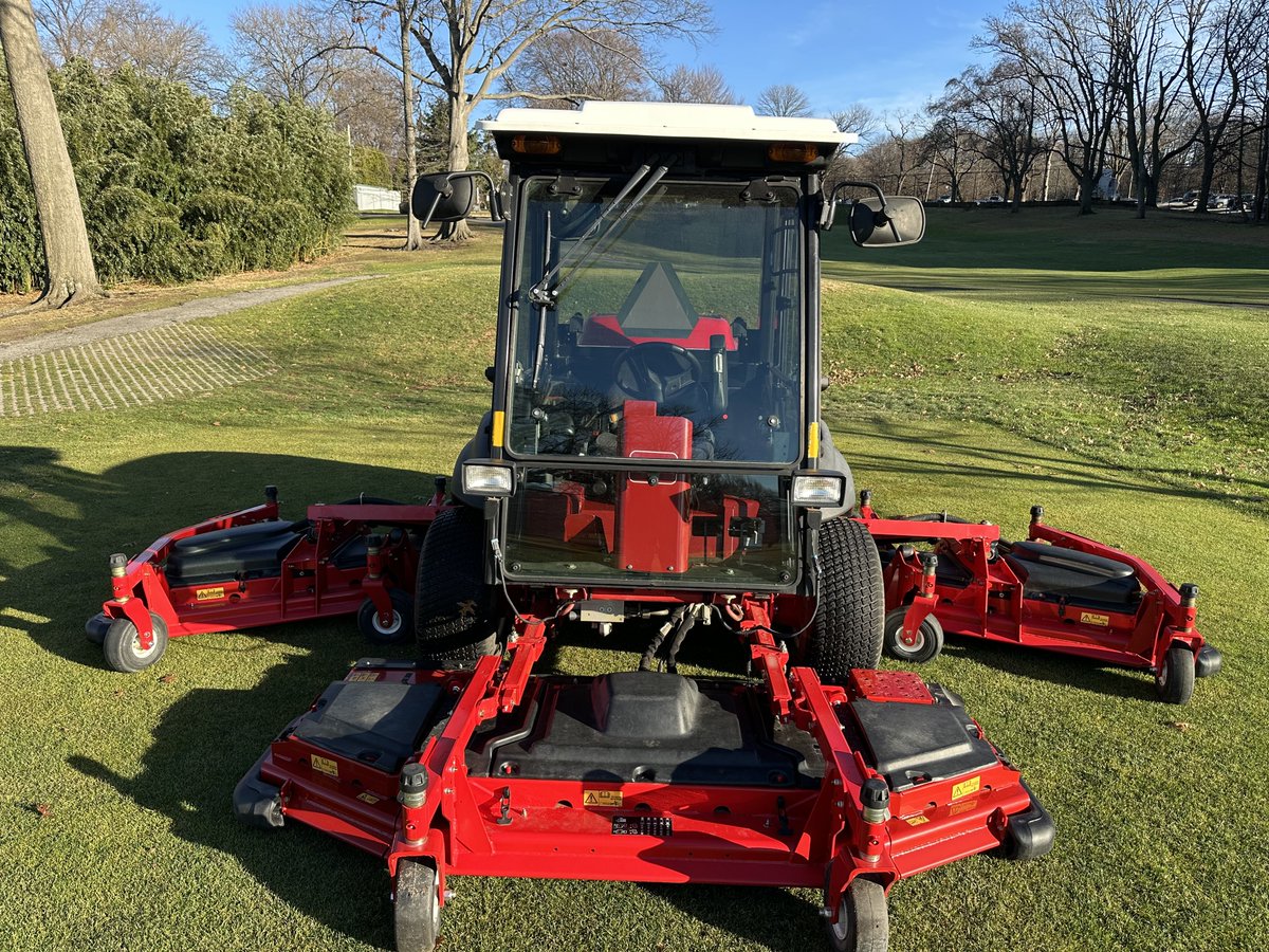 turfnet's tweet image. For sale: 2015 Toro 5910 31599: 5910-D 2325 Hours, Fully Enclosed, Heat and AC. 99 HP Cummins 4 Cylinder Diesel The cutting units have been completely refurbished from top to bottom. The right, left & center decks had every part removed then sand blasted… dlvr.it/TM6lWY