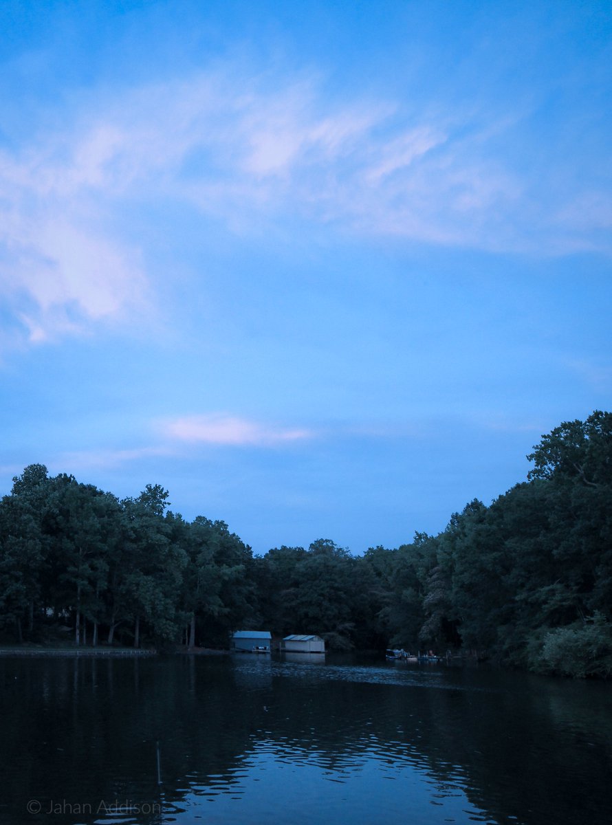 jahan_asante's tweet image. A blue evening ... 💙