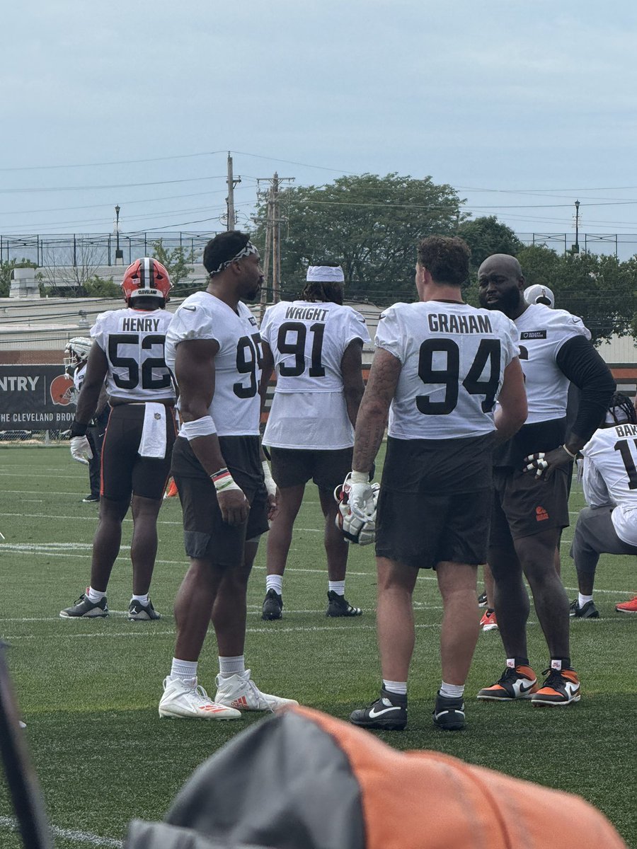 Noaholson77's tweet image. Myles Garrett & Mason Graham chopping it up after their team reps. #DawgPound