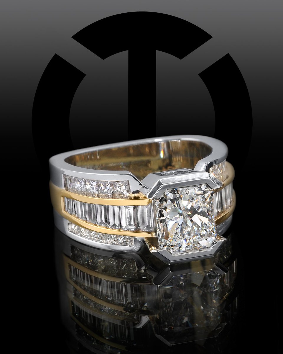 coffinandtrout's tweet image. This isn’t just a ring—it’s a structure.
Radiant-cut center. Princess and baguette flanks. Framed in yellow and white gold for maximum impact.

#CoffinAndTrout #StatementDesign #CraftedForPresence #FineJewelry #EngagementRing #WeddingRing #DiamondRing