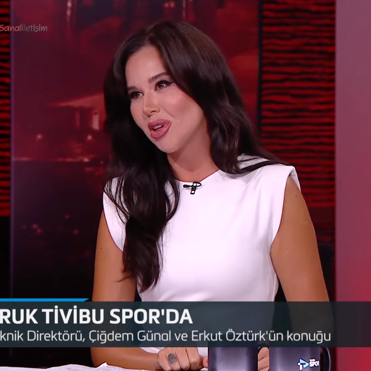 Okan Buruk: "Hedef 26 diyelim. Hedefimizi hızlıca belirtelim net olsun. İnşallah önümüzdeki sene burada 26. şampiyonluk yayını yaparız." (Tivibu Spor)