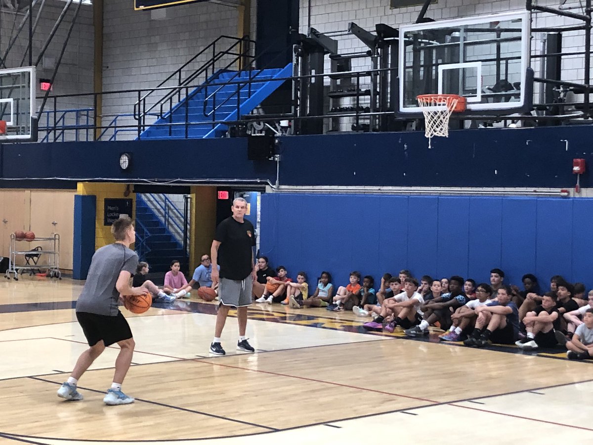 HoopscoachMYERS's tweet image. Great week of camp. Thankful for all the people that made it happen and the families for trusting in us. SUMMER SLAM 25’ is a wrap. 100 campers and memories for life.