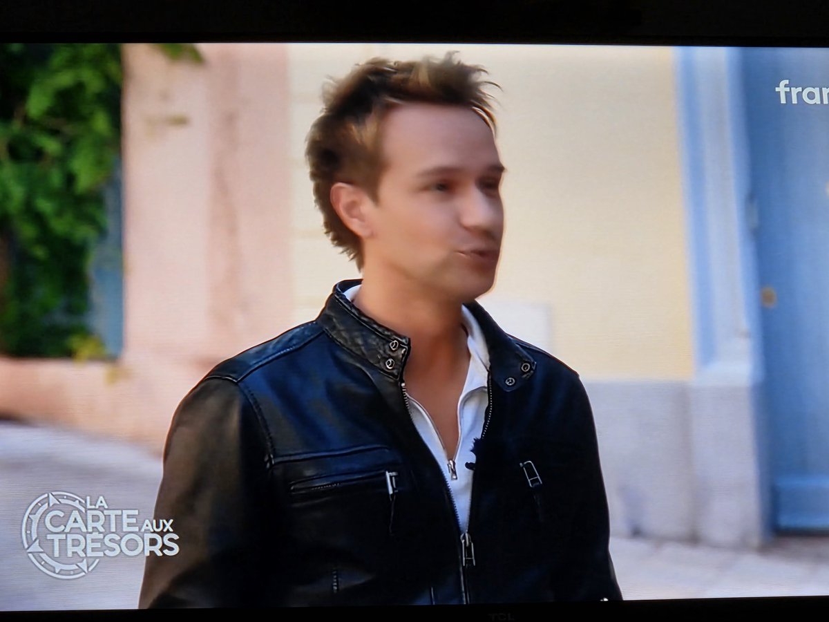 GGOUBAND's tweet image. Devant #LaCarteAuxTresors avec notre présentateur qu'on adore,j'ai nommé @cyrilferaud 🤗🤗🤗.Encore 2 belles heures de paysages époustouflants en perspective.