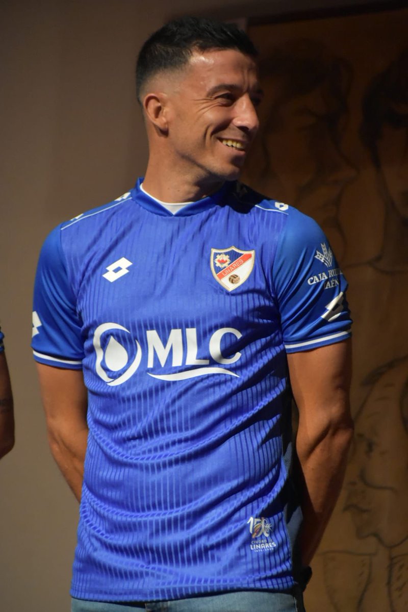 <a href="/Linares_Dptvo/">Linares Deportivo 💙⚒</a> a honrarla en el verde ! 💙🤍💙🤍💙