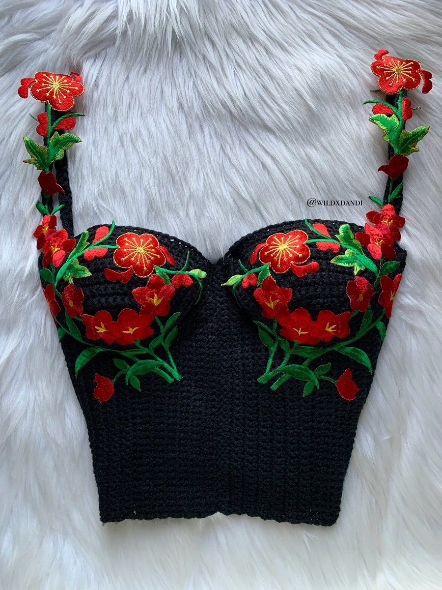 dandixgee's tweet image. that black and red combo is just 🤌🏽 💋