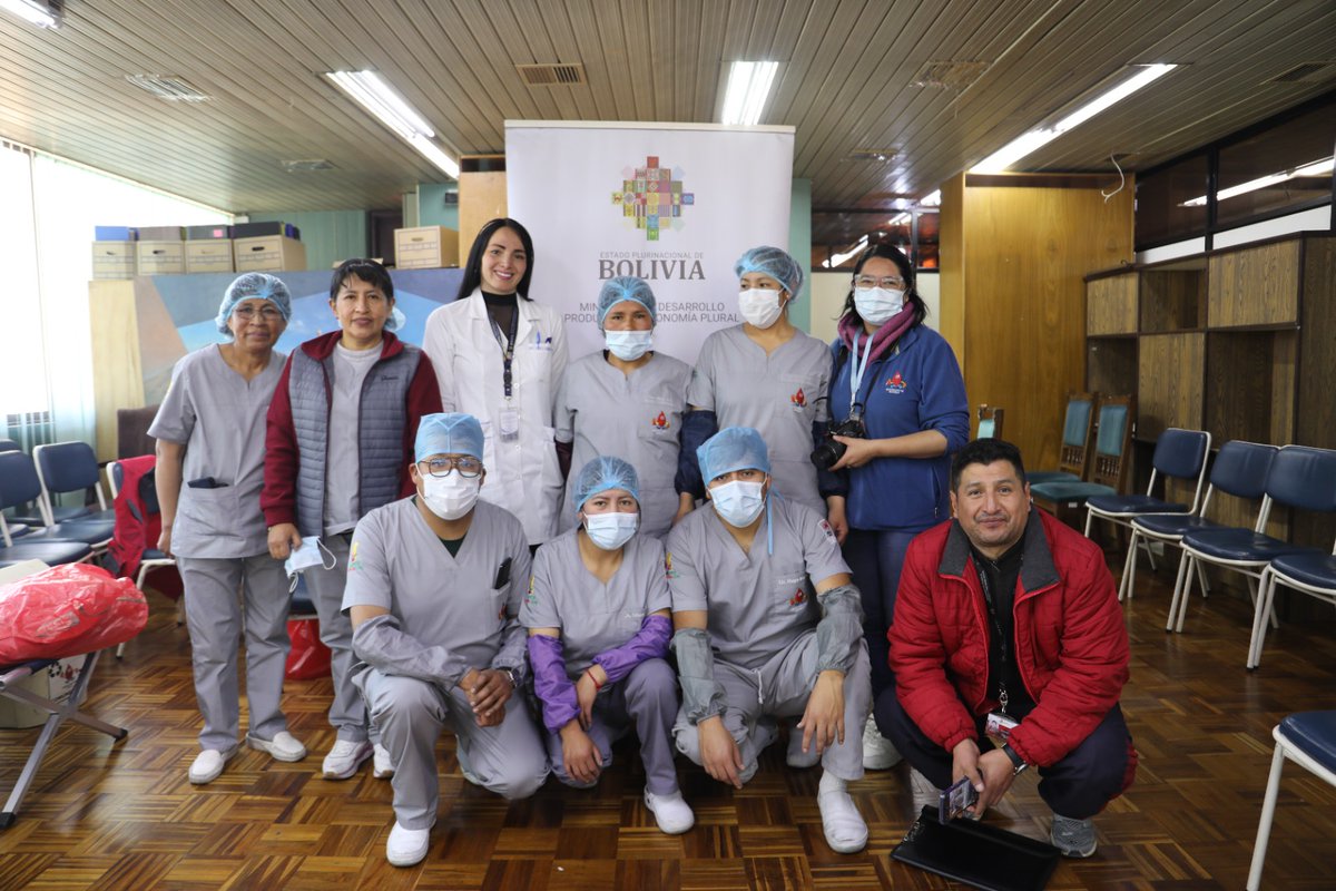 Min. de Desarrollo Productivo y Economía Plural (@mdpyepbolivia) on Twitter photo El personal del <a href="/MDPyEPBolivia/">Min. de Desarrollo Productivo y Economía Plural</a> se suma a la Campaña de Donación Voluntaria de Sangre, en coordinación con los responsables del Banco de Sangre de La Paz, con el objetivo de apoyar a quienes más lo necesiten ante cualquier eventualidad.
¡Dona sangre, salva vidas! El personal del <a href="/MDPyEPBolivia/">Min. de Desarrollo Productivo y Economía Plural</a> se suma a la Campaña de Donación Voluntaria de Sangre, en coordinación con los responsables del Banco de Sangre de La Paz, con el objetivo de apoyar a quienes más lo necesiten ante cualquier eventualidad.
¡Dona sangre, salva vidas!