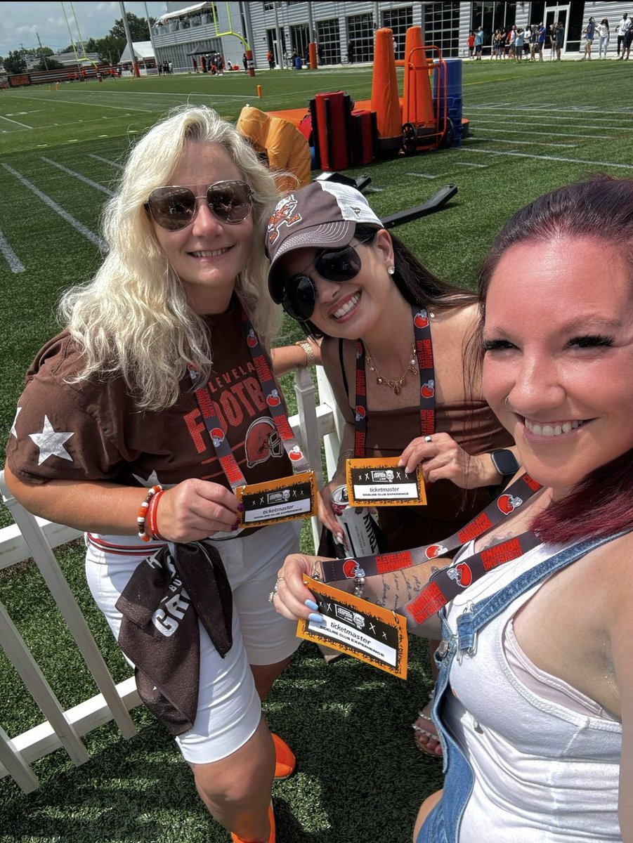 Thank you to <a href="/miguelpim13/">Miguel Pimentel</a> for helping us today! If you need season tickets, club or tailgate rentals, he is your guy!!! Here we go Brownies, Here we go!!