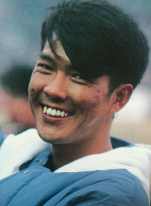 keeechan_0512's tweet image. 7月26日(1957年7月26日)はユン・ピョウの誕生日。
ジャッキー・チェンやサモ・ハン・キンポーとトリプル主演「スパルタンX」「プロジェクトA」等で一躍スターに。
売れてない頃はブルース・リーの「ドラゴン怒りの鉄拳」「ドラゴンへの道」「燃えよドラゴン」にも端役で出演していた。