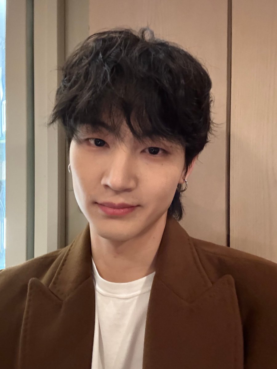 DEFBYJ's tweet photo. Espero no se noten mis desveladas. https://t.co/8KWvJC5Rap