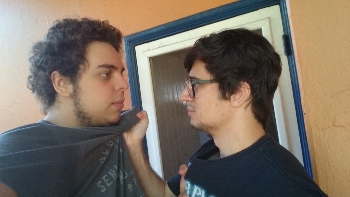 Omaranha_player's tweet image. Essa foto transmite uma vibe Lex Luthor e Superman
