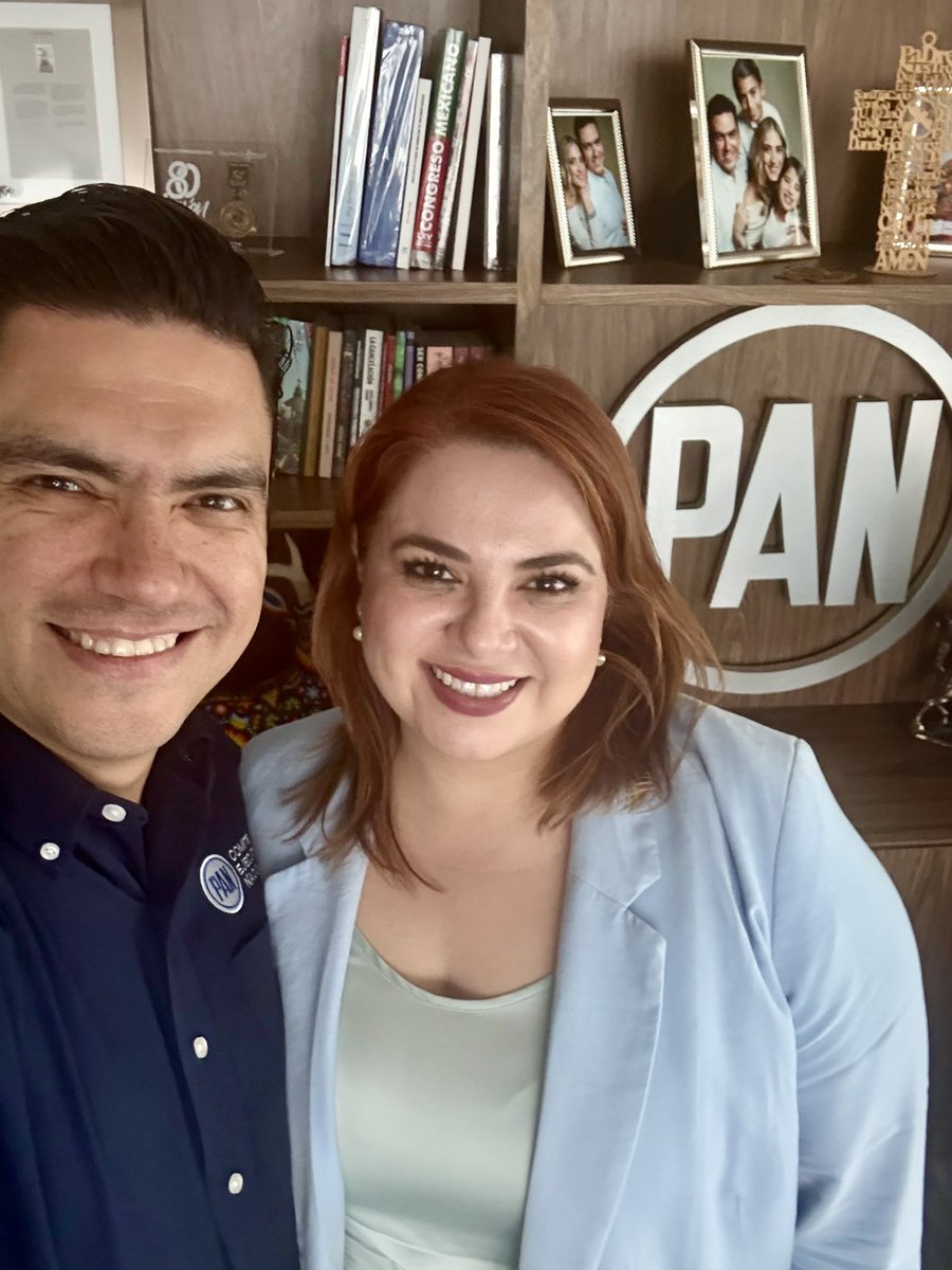 JorgeRoHe's tweet image. Un gusto platicar con nuestra Presidenta de @AccionNacional en Coahuila, @elisamaldonadol Juntos trabajando por México! 🇲🇽