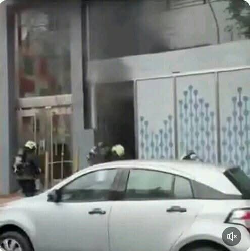 MartnPeiretti1's tweet image. 🚨⛔✅ Mafia. Hace algunas horas Alejandro Fantino criticó fuertemente el armado político de Karina Milei y Patricia Bullrich, hace un rato "se incendió" el canal de Streaming de Fantino, Neura. ¿Te das cuenta Fantino que sos socio de la mafia que nos gobierna?.