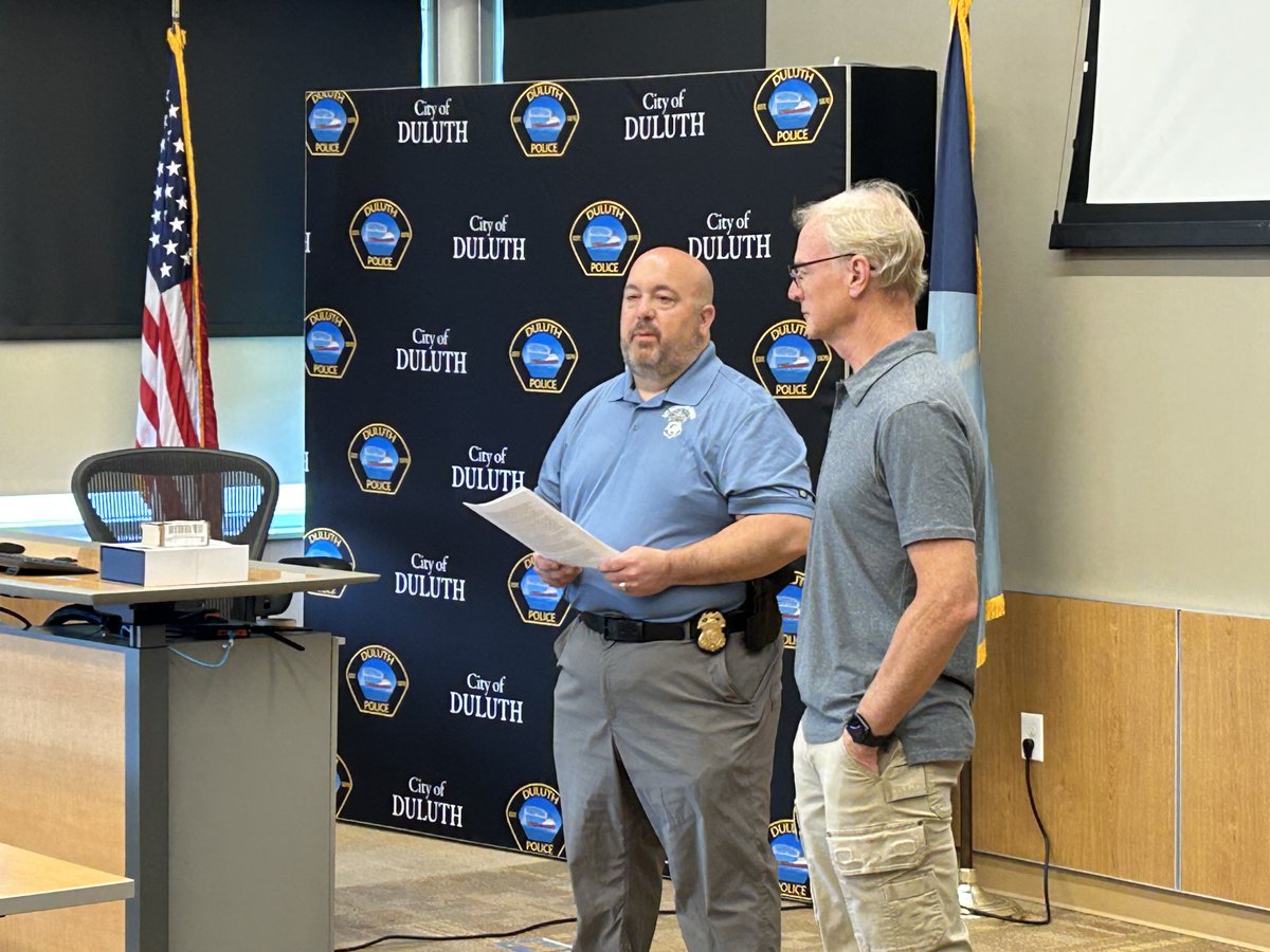 DuluthMNPolice's tweet image. Congrats to Sgtt Tom Stolee on your well-deserved retirement! Sgt Stolee started at DPD 25 years ago and had a full career. He was a patrol officer, a traffic investigator, promoted to Sergeant in 2012 and was assigned to the Property Crimes Unit then to Patrol Group C in 2017.