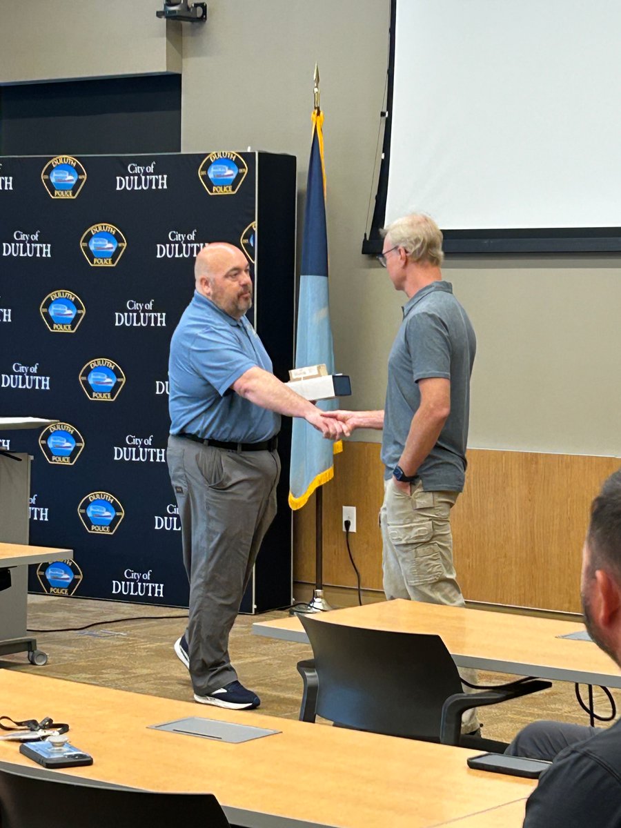 DuluthMNPolice's tweet image. Congrats to Sgtt Tom Stolee on your well-deserved retirement! Sgt Stolee started at DPD 25 years ago and had a full career. He was a patrol officer, a traffic investigator, promoted to Sergeant in 2012 and was assigned to the Property Crimes Unit then to Patrol Group C in 2017.