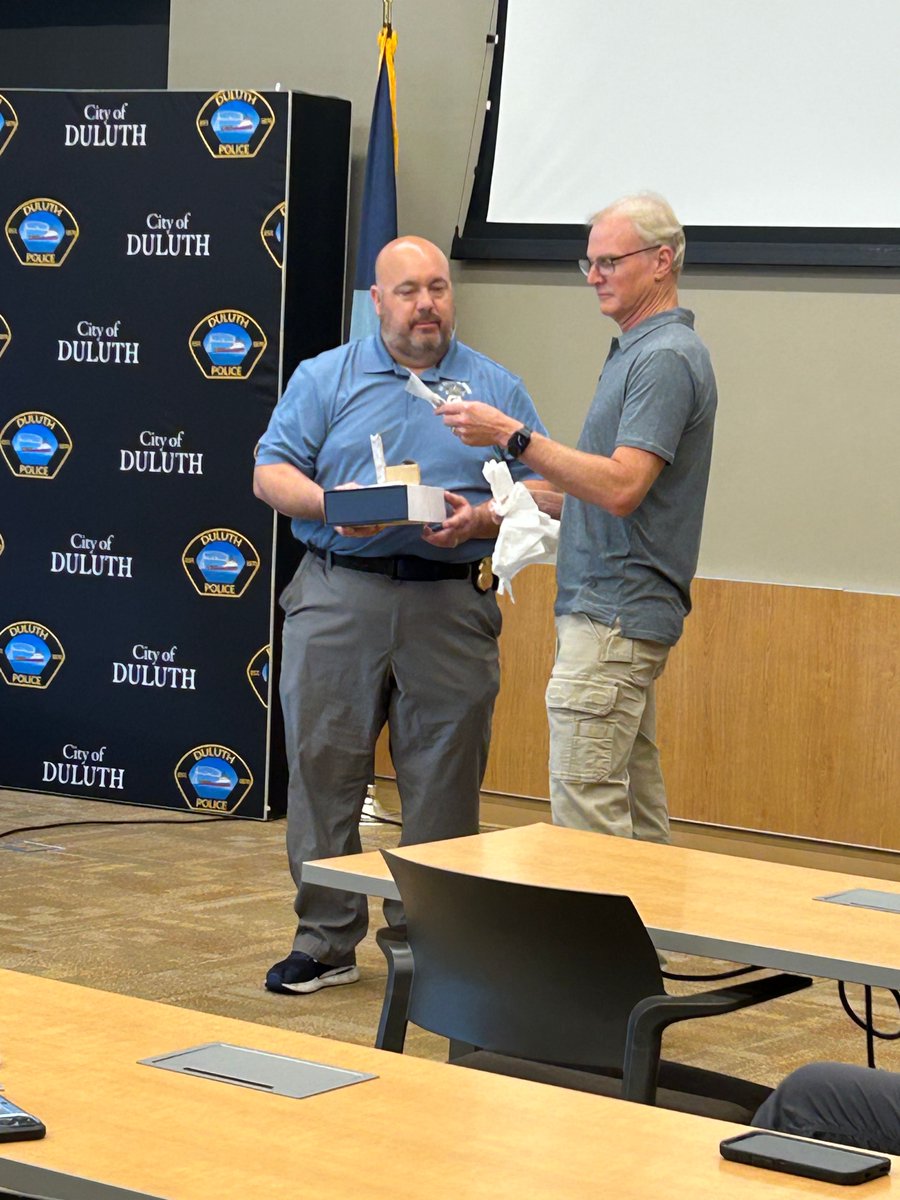 DuluthMNPolice's tweet image. Congrats to Sgtt Tom Stolee on your well-deserved retirement! Sgt Stolee started at DPD 25 years ago and had a full career. He was a patrol officer, a traffic investigator, promoted to Sergeant in 2012 and was assigned to the Property Crimes Unit then to Patrol Group C in 2017.