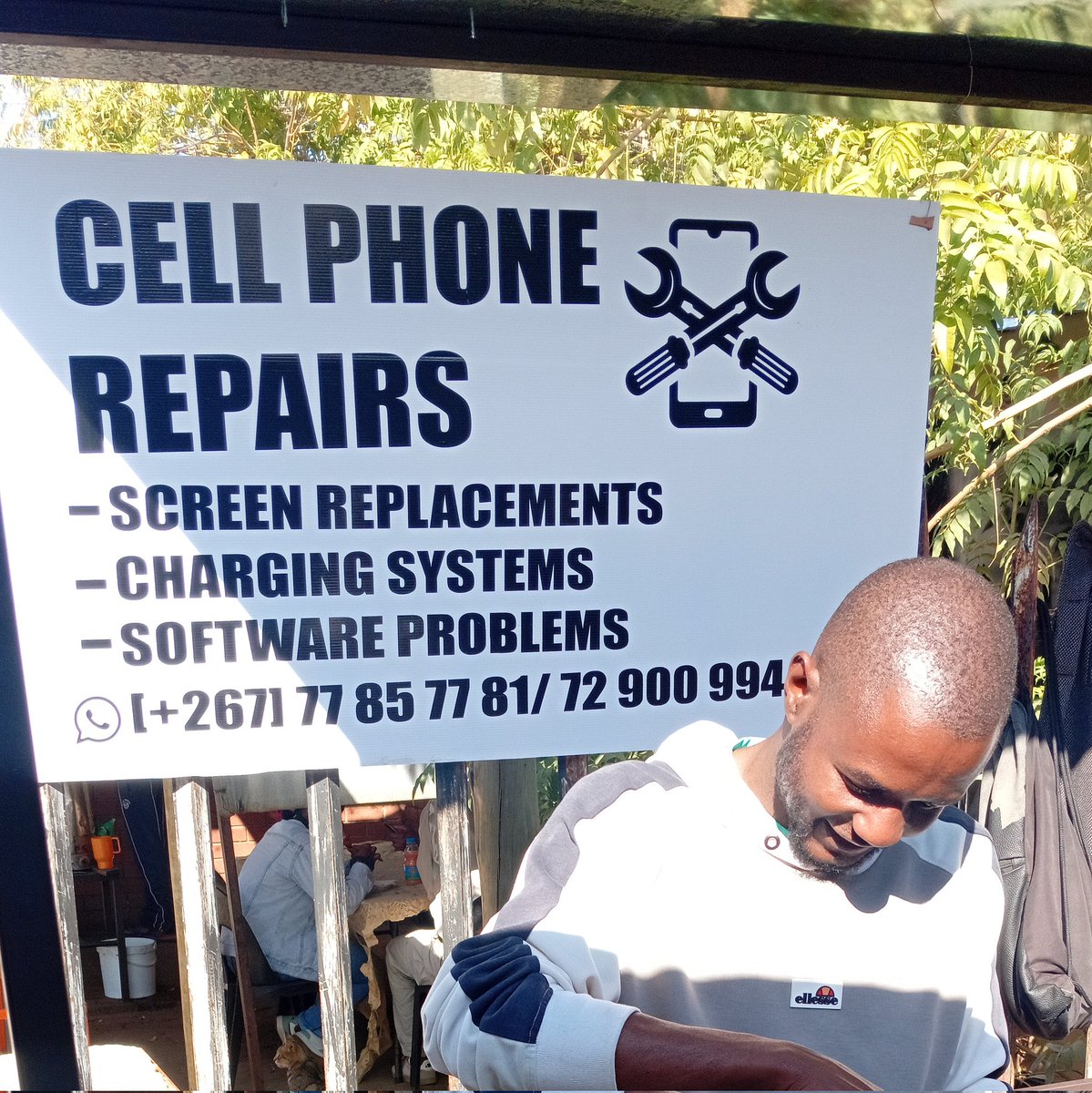 RreModiseIII's tweet image. Offering cellphone repair services at affordable prices
- screen replacement
- Charging systems
- software problems
Contact : 72900994
WhatsApp : 77857781 ( Brian)
Kindly please RT my customer might be in your TL馃檹