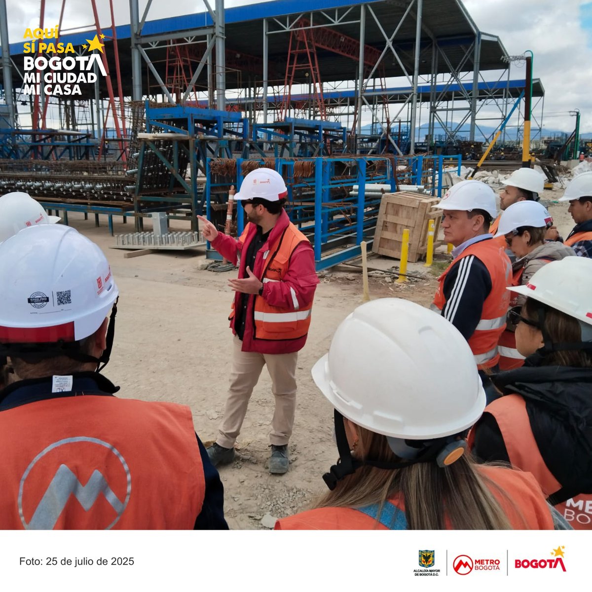 MetroBogota's tweet image. Los estudiantes de la maestría de derecho y gestión urbanística de la @URosario nos visitaron hoy para recorrer las obras en el patio taller de la Línea 1 del Metro.
En este recorrido observaron de primera mano los avances del proyecto más importantes de la ciudad.
#AquíSíPasa