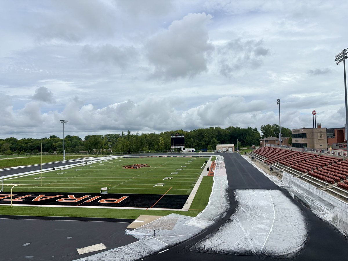 ANSRSFB's tweet image. Great visit training and supporting the undefeated Missouri State Champs, Platte County!🏴‍☠️ @_pcpirates #ANSRS