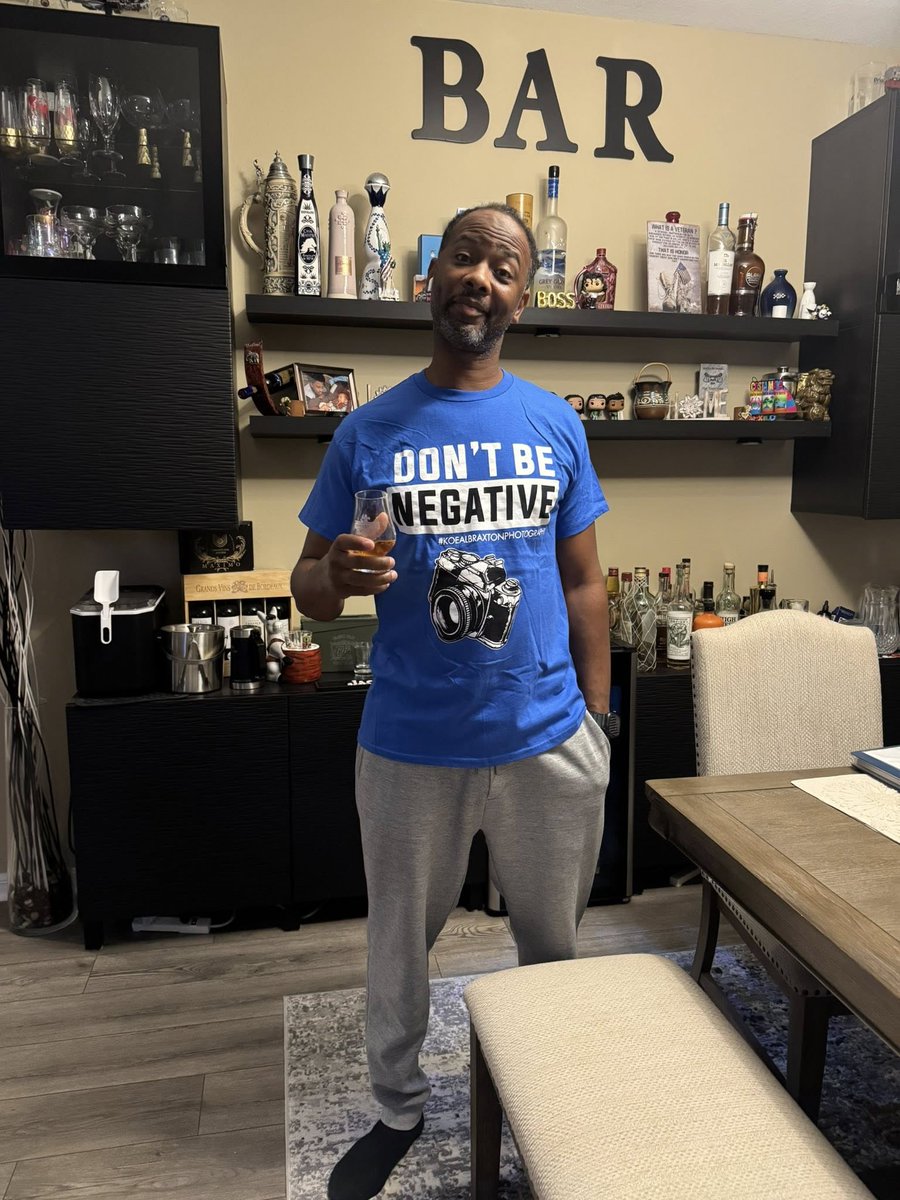 BraxtonPhoto's tweet photo. Another one out here repping the new Braxton Tee!
Big love and appreciation for the support, my guy 📸
#dontbenegative
https://t.co/ZZHLNqN5Gf https://t.co/G2ayMaGhNg