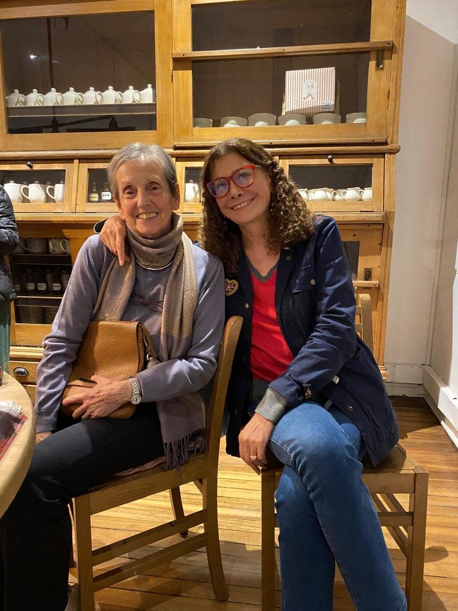 Crist_hurtado's tweet image. Gracias querida Florance Thomas, amiga, maestra y socia feminista por invitarme al &quot;café de las mujeres&quot; a hablar sobre la &quot;gestación subrogada&quot; la explotación reproductiva de mujeres y la compraventa de bebes, usted ha iluminado mi camino feminista por la igualdad y la dignidad