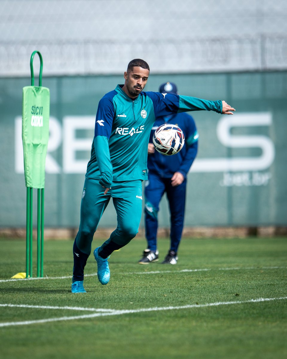 Coritiba's tweet image. O treino desta sexta-feira tá pago porque domingão tem Coxa em campo! 💪
📸 JP Pacheco | Coritiba