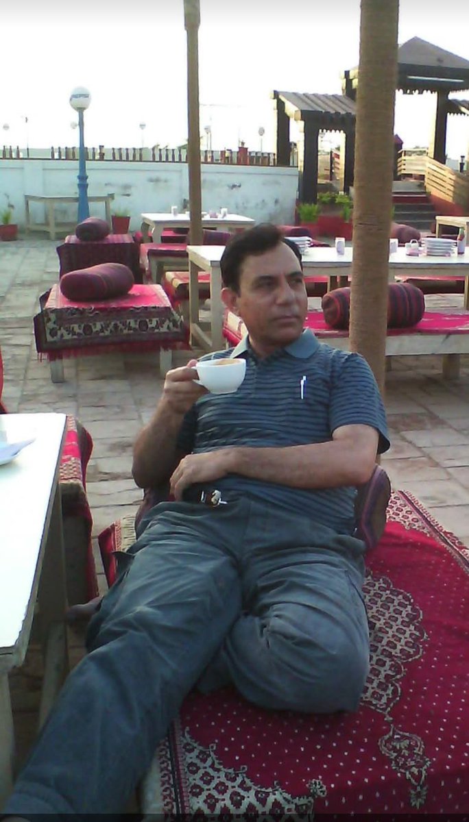 shaherawan1's tweet image. الپٹوارینوز کو اپنی پوسٹ کے گرم توے پہ بٹھانے کے بعد ۔۔۔۔ اپن👇😜😜😜