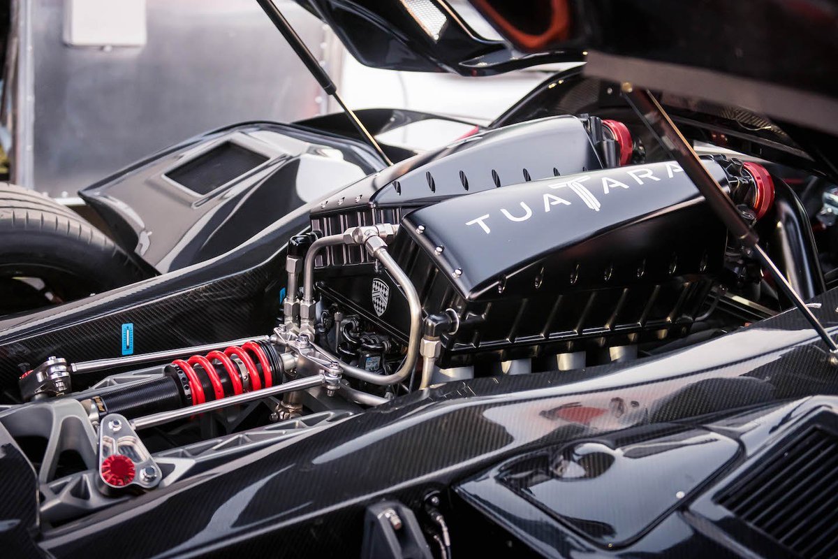 __el__toro__'s tweet image. As much as I love incredibly detailed &amp;amp; lovingly crafted interiors, I love incredibly detailed &amp;amp; monstrously powerful engines even more.

This SSC Tuatara twin-turbo, LS-based, flat-plane, 1,750hp V8 (built by Nelson Racing Engines) is a perfect example of craftsmanship,…