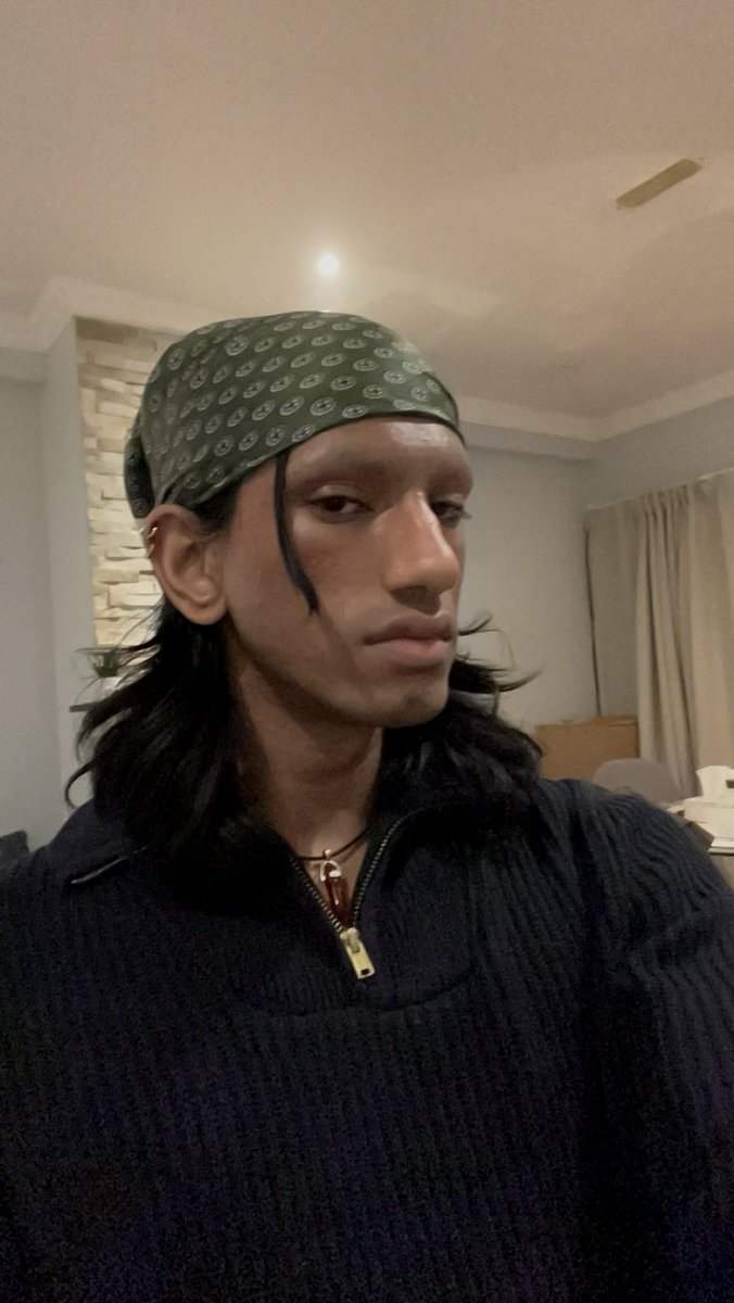 asoftlitroom's tweet image. when i had no eyebrows
